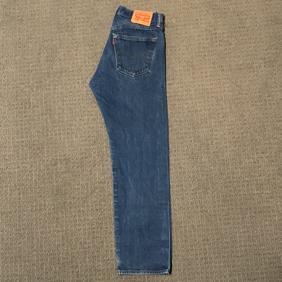 LEVIS 501 MED WASH JEANS • W 32 L 32 - Picture 3 of 4